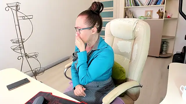 Snapshot of Vika73 chatting on 11/13/25, 08:02 Vika73 online show from 11/13/25, 08:02