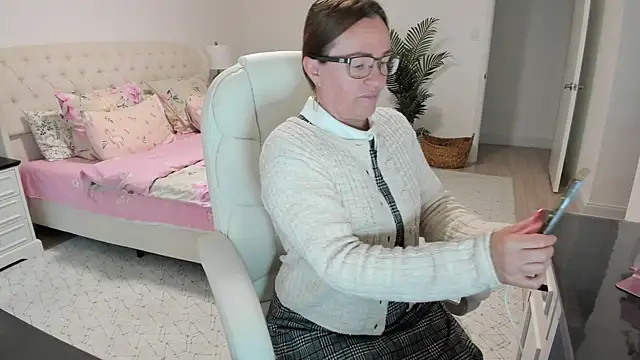 Vika73 online show from 07/15/26, 11:48