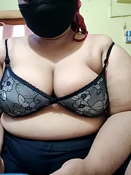 Snapshot of shaik35f chatting on 06/11/26, 03:26 shaik35f online show from 06/11/26, 03:26