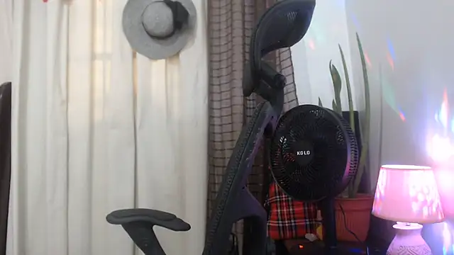 Snapshot of jenny_milf69 chatting on 05/24/26, 01:49 jenny milf69 online show from 05/24/26, 01:49