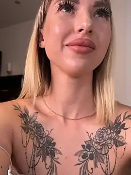 Snapshot of TeaseBabeXXX chatting on 06/22/26, 10:29 TeaseBabeXXX online show from 06/22/26, 10:29