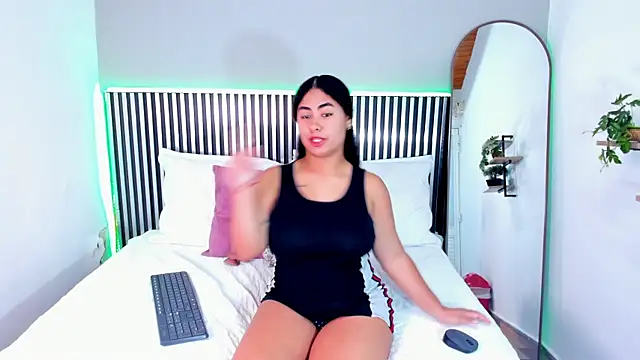 Amber Milers online show from 07/14/26, 08:25
