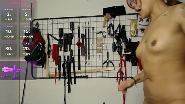 Snapshot of Dark_Evan_bdsm chatting on 05/23/26, 12:38 Dark Evan bdsm online show from 05/23/26, 12:38