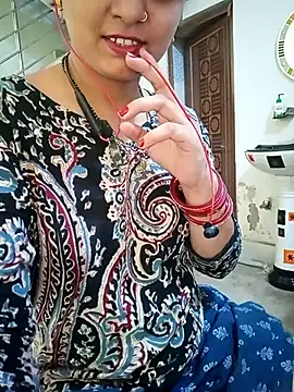 Snapshot of ZOYA-STRIP chatting on 05/25/26, 08:42 ZOYA-STRIP online show from 05/25/26, 08:42