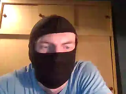 Snapshot of beuker22 chatting on 07/08/26, 04:44 beuker22 online show from 07/08/26, 04:44