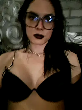 Snapshot of TransGotica chatting on 05/18/26, 04:07 TransGotica online show from 05/18/26, 04:07