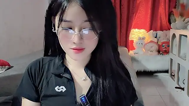 Bee-Cherry online show from 05/24/26, 06:18