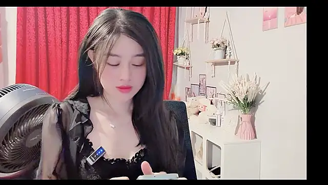 Bee-Cherry online show from 06/07/26, 08:01