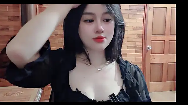 Bee-Cherry online show from 06/15/26, 06:59