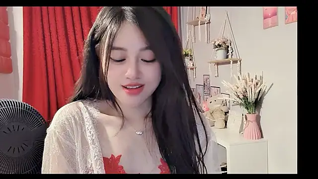 Bee-Cherry online show from 06/24/26, 06:29