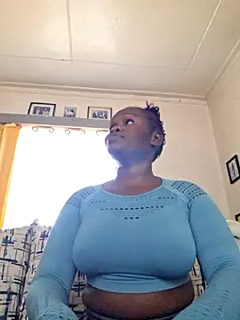 Snapshot of PinkyMonique chatting on 05/18/26, 06:19 PinkyMonique online show from 05/18/26, 06:19