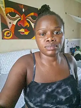 Snapshot of PinkyMonique chatting on 05/19/26, 12:22 PinkyMonique online show from 05/19/26, 12:22