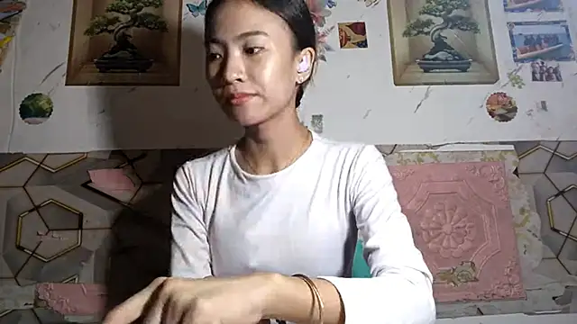 Snapshot of DeeannGunby chatting on 05/28/26, 04:48 DeeannGunby online show from 05/28/26, 04:48