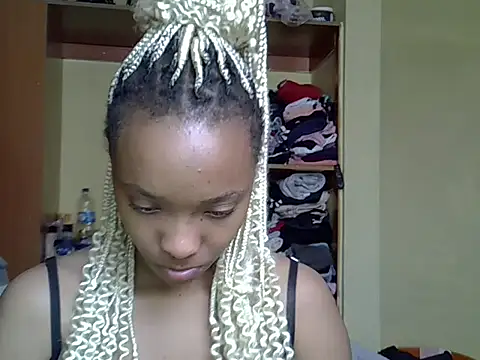 pretty jazminee1 online show from 05/19/26, 07:15
