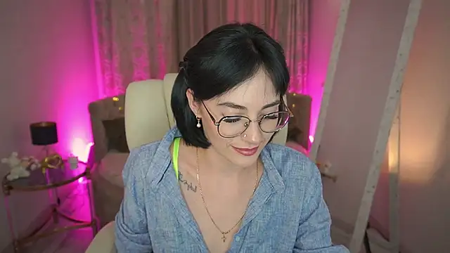 Snapshot of EviiLune chatting on 07/13/26, 08:44 EviiLune online show from 07/13/26, 08:44