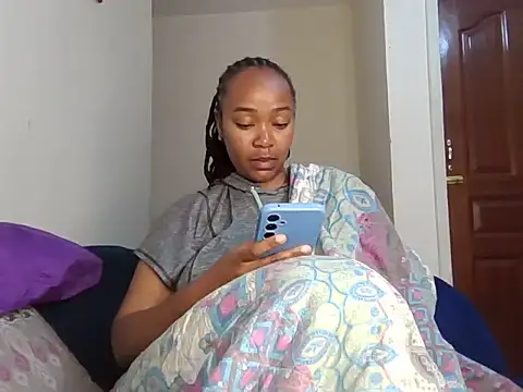 Snapshot of atara_seren chatting on 06/17/26, 11:27 atara seren online show from 06/17/26, 11:27