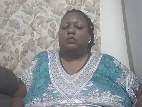 Snapshot of fat_ebonyqueen chatting on 06/20/26, 12:03 fat ebonyqueen online show from 06/20/26, 12:03
