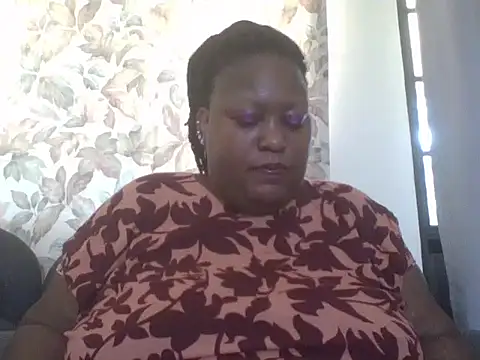 Snapshot of fat_ebonyqueen chatting on 06/24/26, 08:13 fat ebonyqueen online show from 06/24/26, 08:13