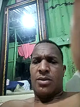 Snapshot of luis391986 chatting on 05/31/26, 04:42 luis391986 online show from 05/31/26, 04:42