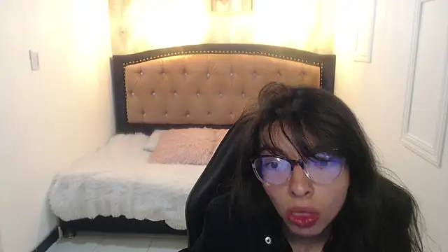 Snapshot of Allyshon_ chatting on 07/21/26, 08:00 Allyshon online show from 07/21/26, 08:00