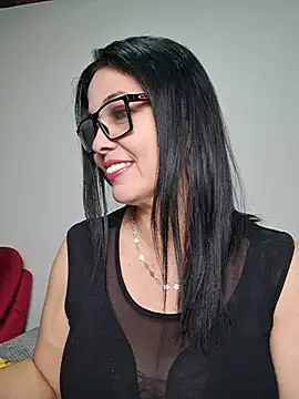 Snapshot of Scarlett_Valnyx chatting on 06/21/26, 03:03 Scarlett Valnyx online show from 06/21/26, 03:03