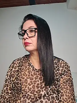 Snapshot of Scarlett_Valnyx chatting on 06/27/26, 01:39 Scarlett Valnyx online show from 06/27/26, 01:39