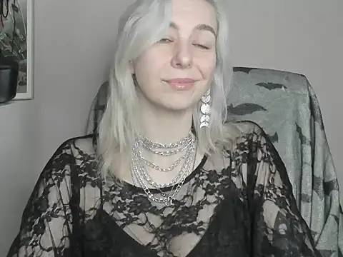 Snapshot of velvetanne chatting on 07/14/26, 06:51 velvetanne online show from 07/14/26, 06:51