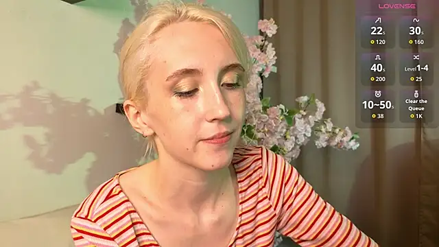 Elen  Moore online show from 06/05/26, 10:43