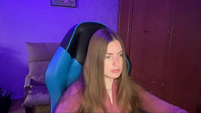 Snapshot of SilkSinner_ chatting on 05/28/26, 08:11 SilkSinner online show from 05/28/26, 08:11