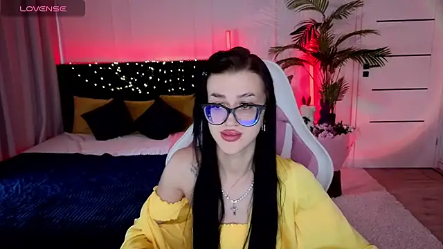 Snapshot of Ariella_Me chatting on 07/03/26, 06:09 Ariella Me online show from 07/03/26, 06:09