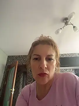 Snapshot of Hot-Milf4U chatting on 05/20/26, 09:26 Hot-Milf4U online show from 05/20/26, 09:26