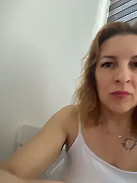 Snapshot of Hot-Milf4U chatting on 06/19/26, 06:40 Hot-Milf4U online show from 06/19/26, 06:40