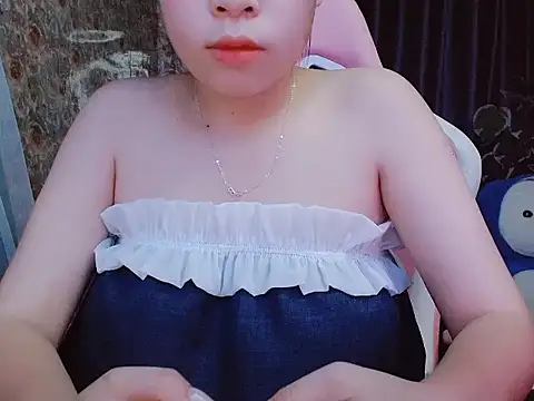 Snapshot of Julie_Ulie chatting on 06/06/26, 02:55 Julie Ulie online show from 06/06/26, 02:55