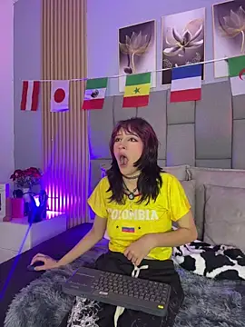 Mika love milo online show from 07/03/26, 11:38