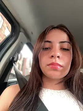 Hanna Cruz  online show from 06/06/26, 05:17