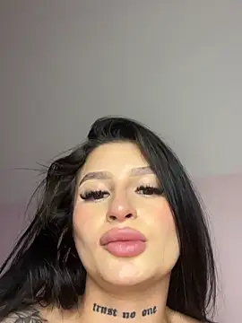 Snapshot of natali_gray chatting on 05/27/26, 03:36 natali gray online show from 05/27/26, 03:36