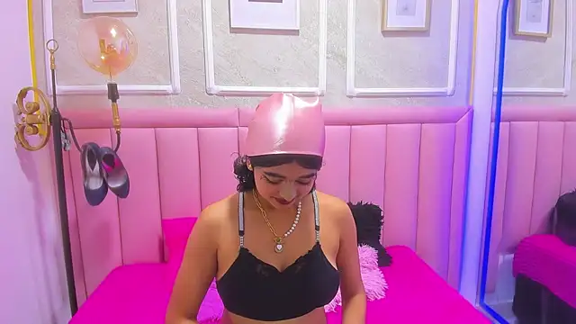 velvet girll online show from 07/06/26, 01:41