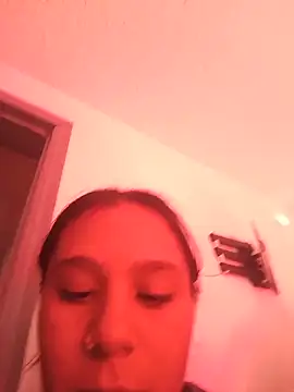 Snapshot of Amber_rose17 chatting on 05/26/26, 09:44 Amber rose17 online show from 05/26/26, 09:44
