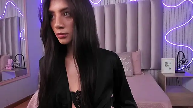 Snapshot of LOLA_NOVAMD chatting on 05/20/26, 12:44 LOLA NOVAMD online show from 05/20/26, 12:44