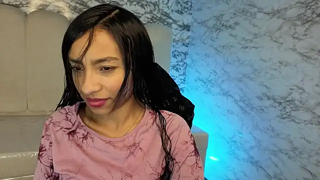 Snapshot of Adarasuri_v chatting on 06/09/26, 03:29 Adarasuri v online show from 06/09/26, 03:29