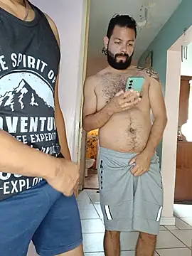 Snapshot of EryckSet chatting on 07/04/26, 03:18 EryckSet online show from 07/04/26, 03:18