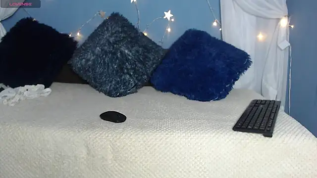 Snapshot of ayla-0 chatting on 05/26/26, 01:18 ayla-0 online show from 05/26/26, 01:18