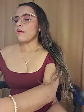 Snapshot of Estrella_em chatting on 05/23/26, 06:23 Estrella em online show from 05/23/26, 06:23