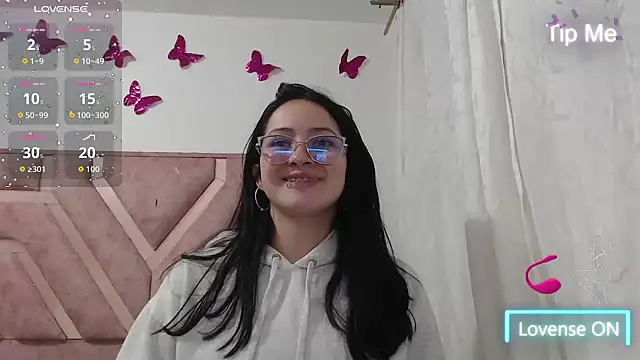 Snapshot of Angel-Hott_ chatting on 05/27/26, 04:20 Angel-Hott online show from 05/27/26, 04:20
