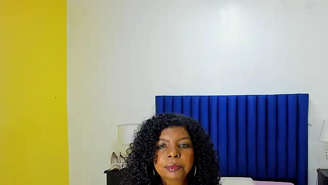 Snapshot of XtinaRave chatting on 05/27/26, 07:00 XtinaRave online show from 05/27/26, 07:00