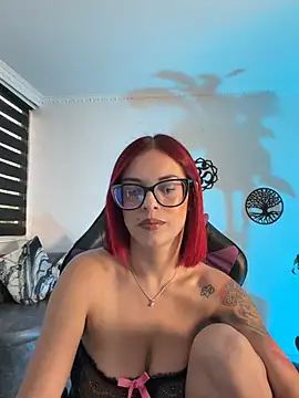 Snapshot of HaileeBeer_ chatting on 05/21/26, 09:55 HaileeBeer online show from 05/21/26, 09:55