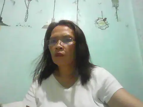 momshe2026 online show from 06/18/26, 01:15