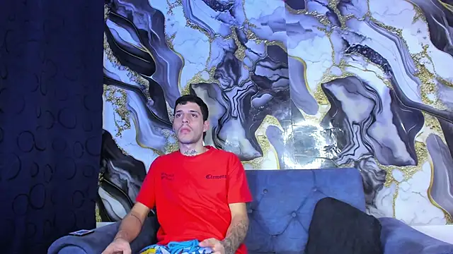 Snapshot of boy_max_latin chatting on 05/24/26, 05:12 boy max latin online show from 05/24/26, 05:12