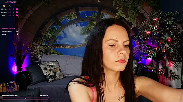 RoxanneBlize online show from 05/28/26, 05:05