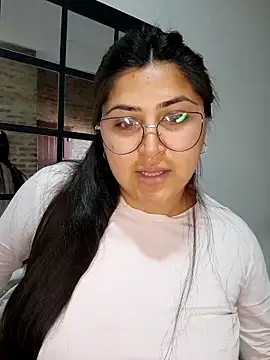 Snapshot of morena95_ chatting on 05/26/26, 12:56 morena95 online show from 05/26/26, 12:56